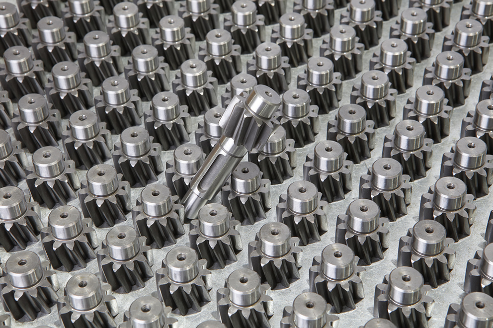 We manufacture industrial parts by means of custom precision machining